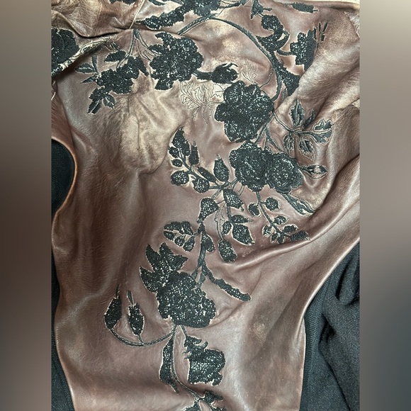 Brown Hood Jacket with black embroidered flowers - Picture 7 of 7